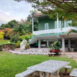 บ้านเอื้อมดาว เขาค้อ, hotel in Ban Huai Phai