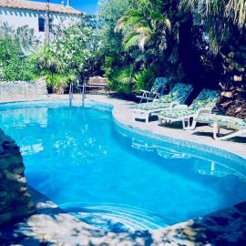 Cortijo Paraiso Pool & Tropical Garden Oasis, hotel en Cúllar de Baza