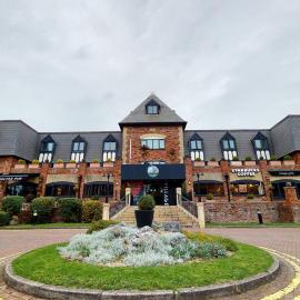 Village Hotel Manchester Cheadle, hotel in Cheadle