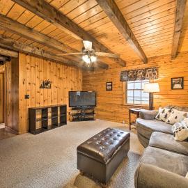 All-Season Sanctuary: Steps to Moosehead Lake, hotel in Greenville