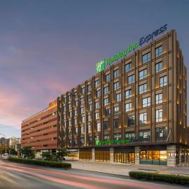 Holiday Inn Express Nantong North Gateway by IHG, hotel v mestu Nantong