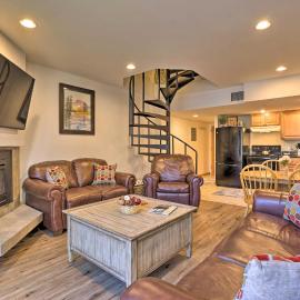 Copper Mountain Condo Near Ski Lift & Golf Course! โรงแรมในคอปเปอร์เมาน์เทน