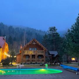 Котедж "Villa Затишна"