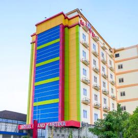 Hotel Grand Kartika Samarinda, hótel í Samarinda
