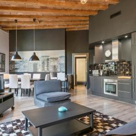 Midtown Luxury Apartments by Sweett, Hotel in Barcelona