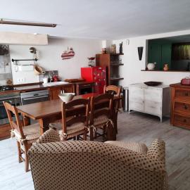 Un apartamento vacacional con detalles de un hogar, hotel in Mairena del Aljarafe