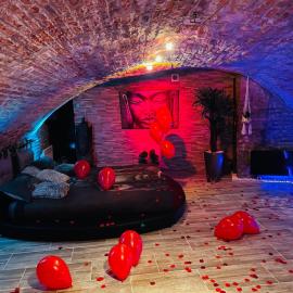 loveroom21, hotel v destinaci Valenciennes