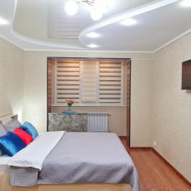 Уютная квартира класса ЛЮКС в городе Тараз, hotel in Taraz