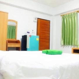 พีพีเพลส, hotel Ban Lak Roi városában