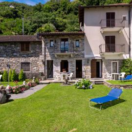 Apartment al Lago by Interhome, hotelli kohteessa Carmine