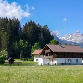 Apartment Chalet Alte Post by Interhome, хотел в Schwenden