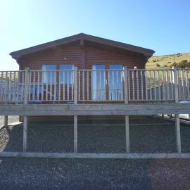 Chalet Loch Leven Lodge 11 by Interhome、キンロスのホテル