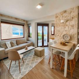 Makry-Gialos Luxury Seaview Apartment