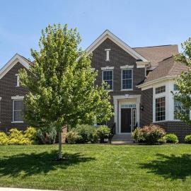 Lakefront view 5 bedroom home with basement, hotel a McCordsville
