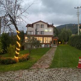 SNOW HİLL HOUSE Pansiyon โรงแรมในคาร์เทเพ