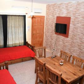 APART CABAÑAS LOS SAUCES, hotel din Tanti