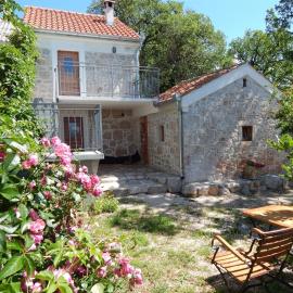 House Paklenica stone beauty, hotel in Starigrad