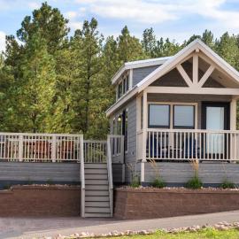 Jellystone Park™ at Larkspur، فندق في Larkspur