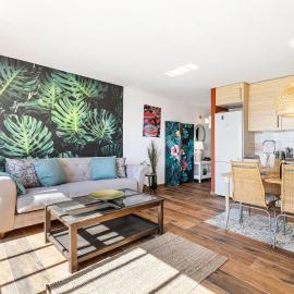 The Colors House, 636 sea view & 513 garden view