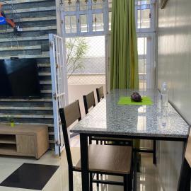 Champs De Mars Apartment, ξενοδοχείο στο Πορ-Λουί