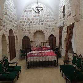 Mardin tarihi ulu Cami yanı, Kale divan konağı, hotel in Mardin