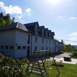 Gites les Grandes Gouttes, hotel in Le Syndicat