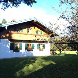 Ferienhaus Lois & Lisl, hotel di Schleching