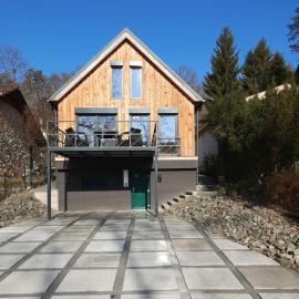 Holzhaus Sikonda, khách sạn ở Komló