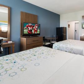 HomeTowne Studios by Red Roof Newport News - Hampton West, hotel di Newport News