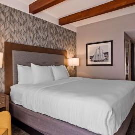 Best Western Plus Portsmouth Hotel & Suites, hotel di Portsmouth
