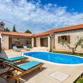 Villa Vignola, hotel u gradu Kavran
