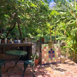 Fig Tree Cottage Close to Sea and Shops, hotel in Hout Bay