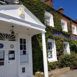 Blue Bell Hotel、ベルフォードのホテル