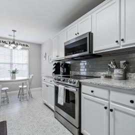 Pet-Friendly 3BR House with Garage Near LakePoint!