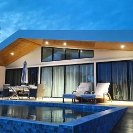 Lom Lay Beach Front Pool Villa Chaam, Huahin, hotel v mestu Ban Bo Yai
