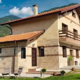 Къща за гости “Приятели“, hotel in Ovchartsi