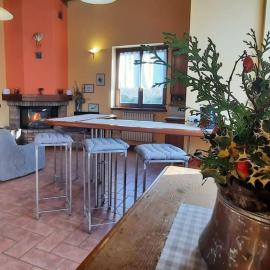 Cascina Ca' Scarlatta - Your Mountain Holiday, готель у місті Introbio