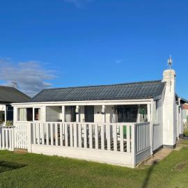 Seabirds - 3 bed chalet, dog friendly, Bridlington, Hotel in Bridlington