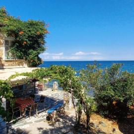 Pilion-Unique House at the Aegean Sea, hotel a Keramídhion