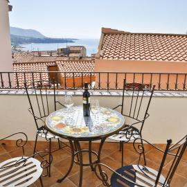 Terrazza della Rocca (by Vacation Service)