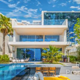 FIVE Palm Beach Villa -Private Pool & Roopftop Jacuzzi, 3-Level, by Exclusive Holiday Homes