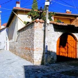 CastleHouse, hotel in Elbasan