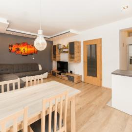 Apartma Jelendol, hotel din Tržič