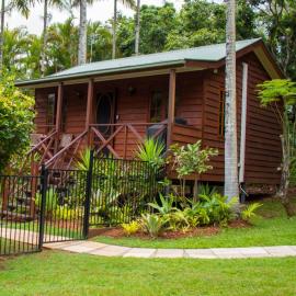 Sunshine Valley Cottages, hotel u gradu Woombye