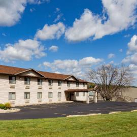 Super 8 by Wyndham Decorah, hótel í Decorah