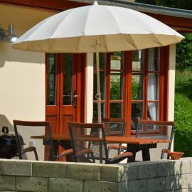 Bungalows am Waldessaum bei Hohenzieritz, ξενοδοχείο σε Hohenzieritz