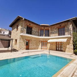 Unique Stonehouse Traditional Villa in Ayia Anna, hotel a Ayia Anna