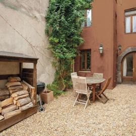 Marseillan 18th Century 2-Bed House Sleeps 6