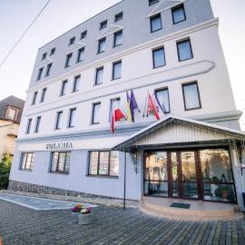 Hotel Solomiya، فندق في تريسكوفيتس