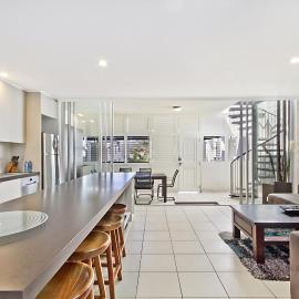 Spacious 3 bedroom apartment opposite surf club